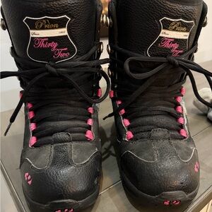 Thirty Two Black and Pink Snowboard Boots